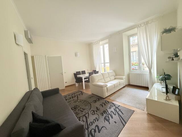 Duomo Jewel. Everything is brand new gallery image 2