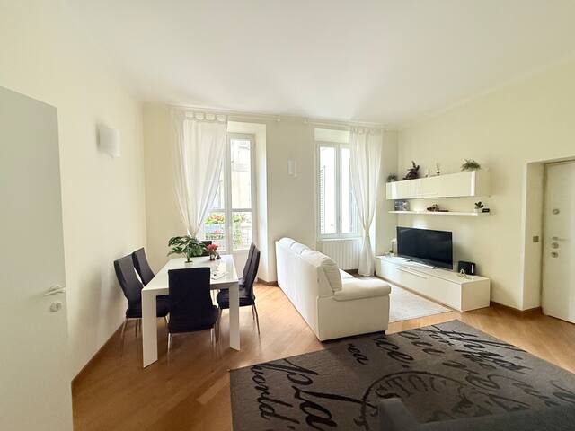 Duomo Jewel. Everything is brand new gallery image 3