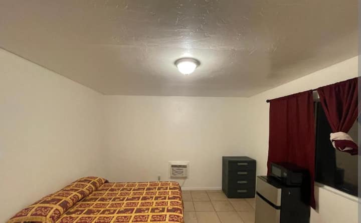 A Place To Stay Out Of The Way. - El Cajon, CA