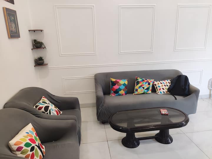 Cozy 2bhk | Family Stay | First Floor - 