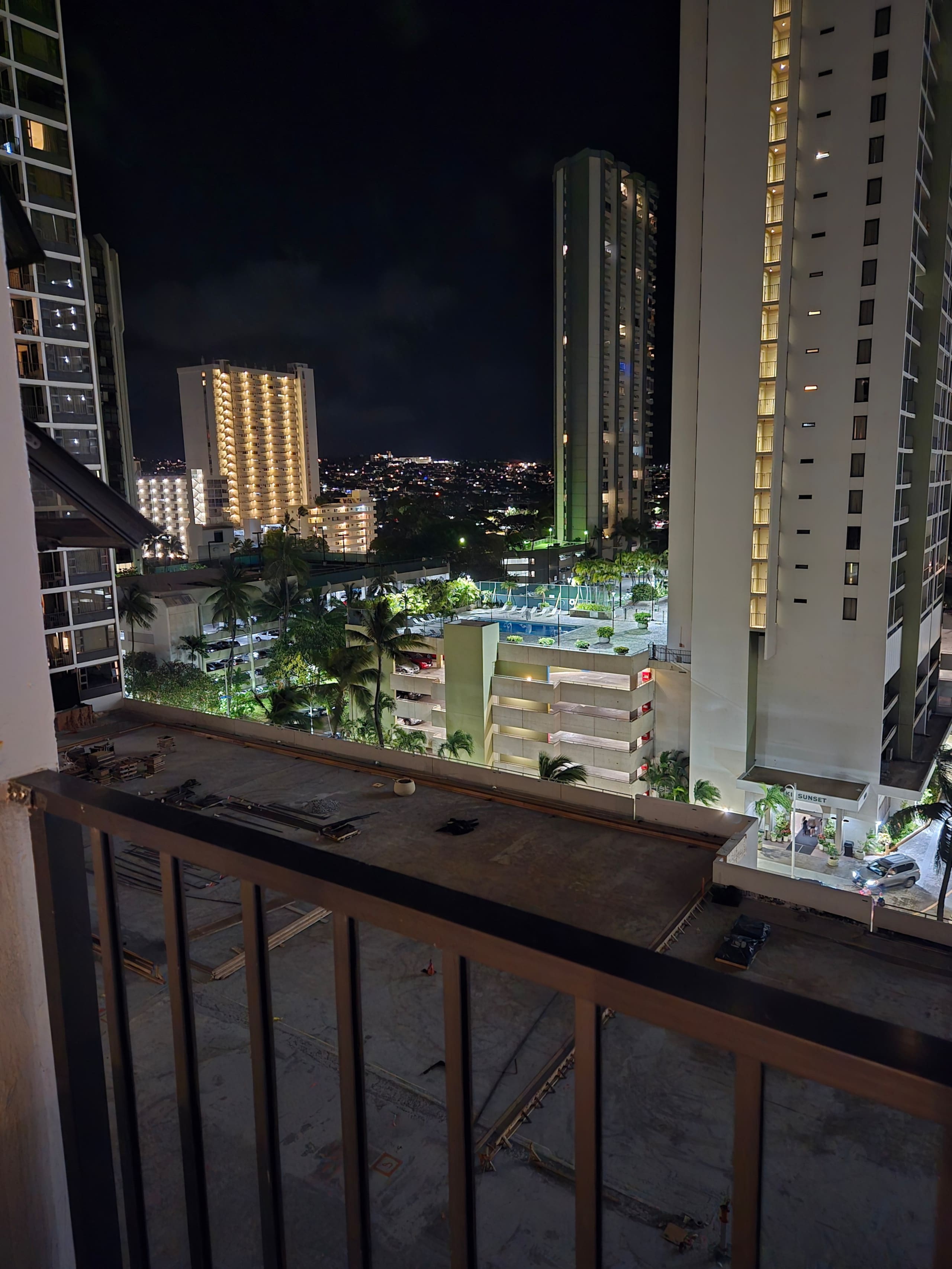 Condo in Honolulu · ★4.86 · 1 bedroom · 3 beds · 1 private bath - Image 22