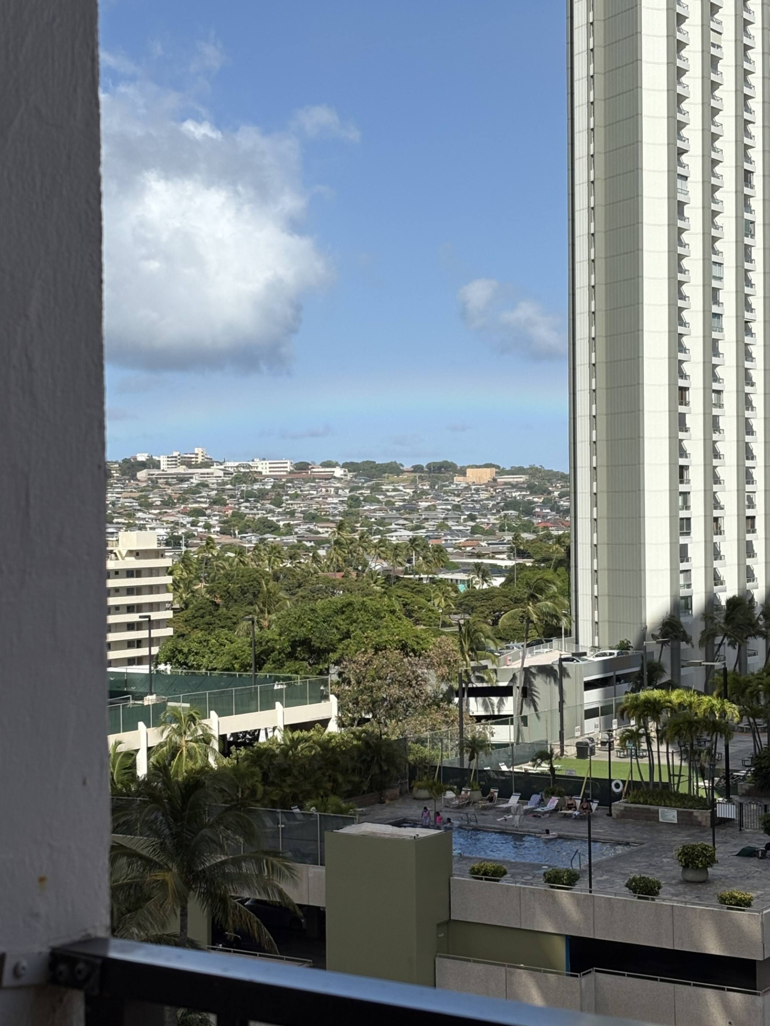 Condo in Honolulu · ★4.86 · 1 bedroom · 3 beds · 1 private bath - Image 36