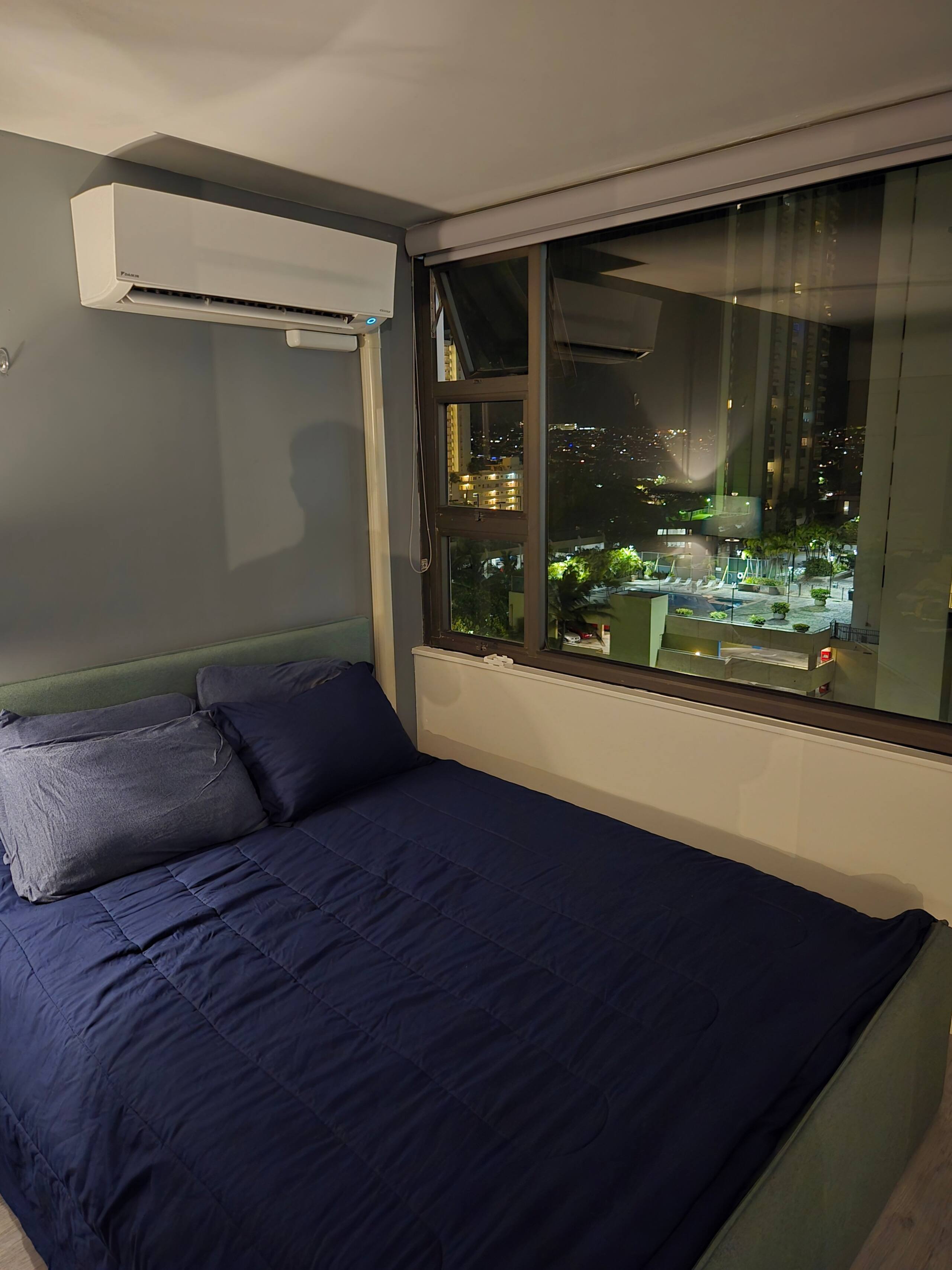 Condo in Honolulu · ★4.86 · 1 bedroom · 3 beds · 1 private bath - Image 6