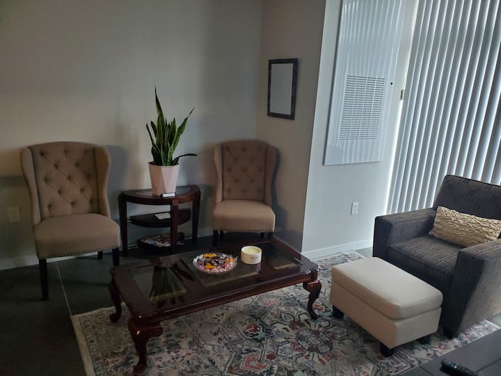 Cozy 1 Bedrm Apt Near Csu, Cwru, Cleve Clinic. - Cleveland, OH