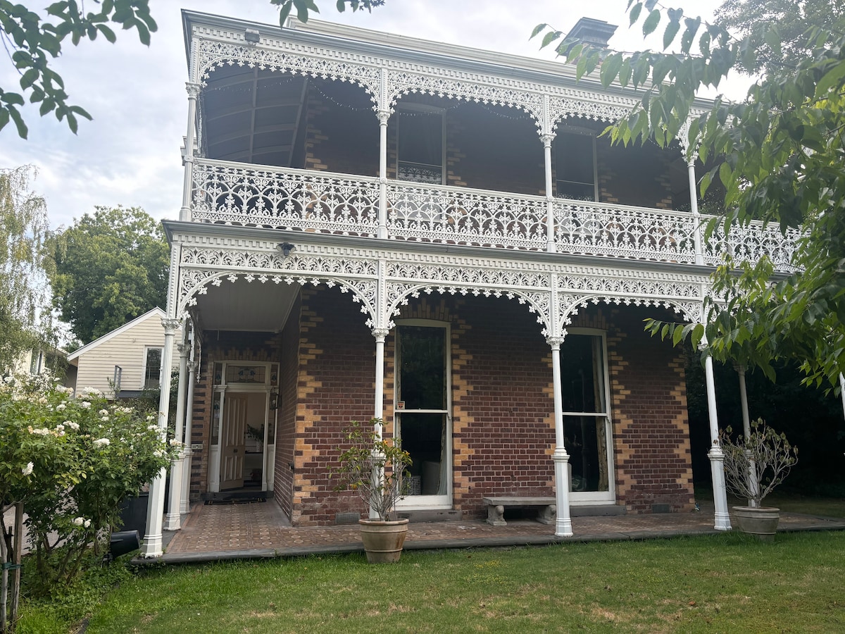 Spacious Victorian home - Houses for Rent in Armadale, Victoria ...