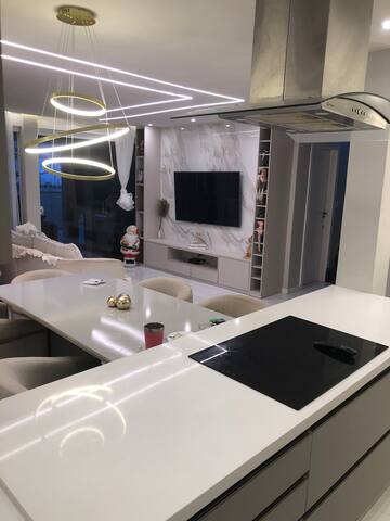 Apartamento moderno e espaçoso gallery image 3