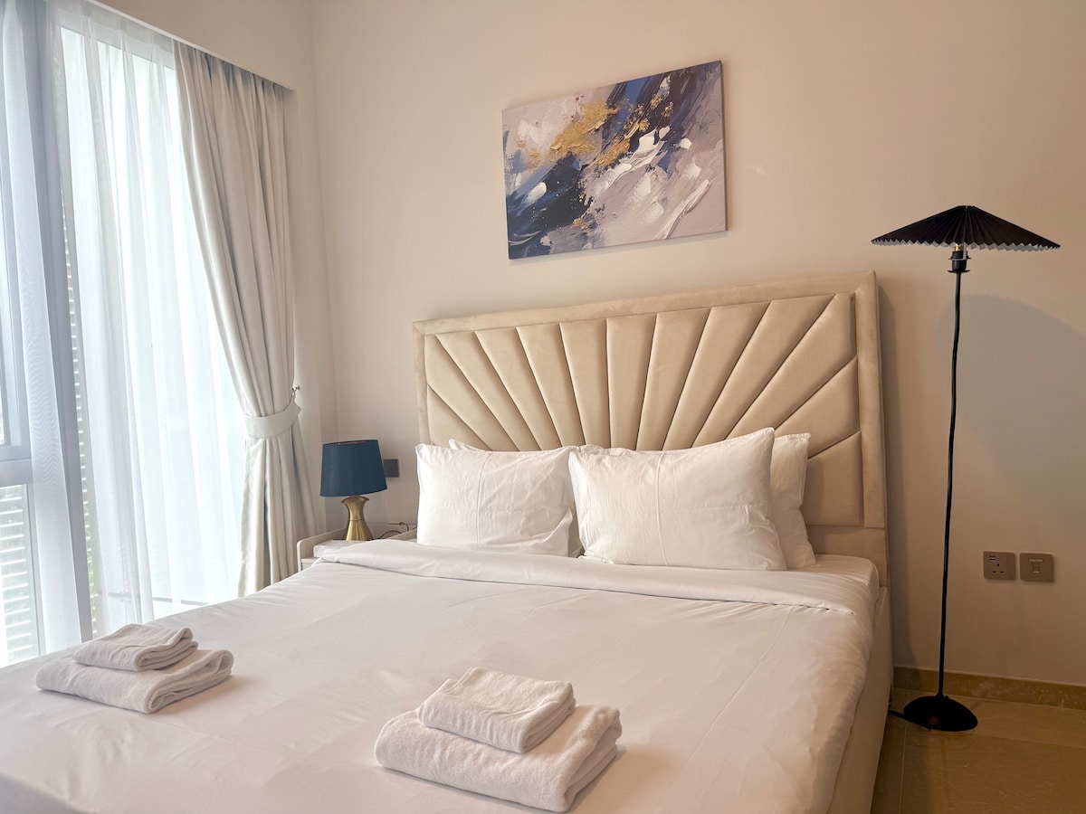 1 Bedroom Furnished Apartment | Grande Signature Residences 4