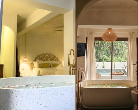 Honeymoon Pool Villa | Flower Bath | Nusa Villa