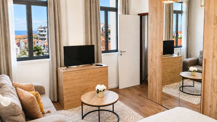 The Snug | Central Funchal Apartment With Parking - Caniço