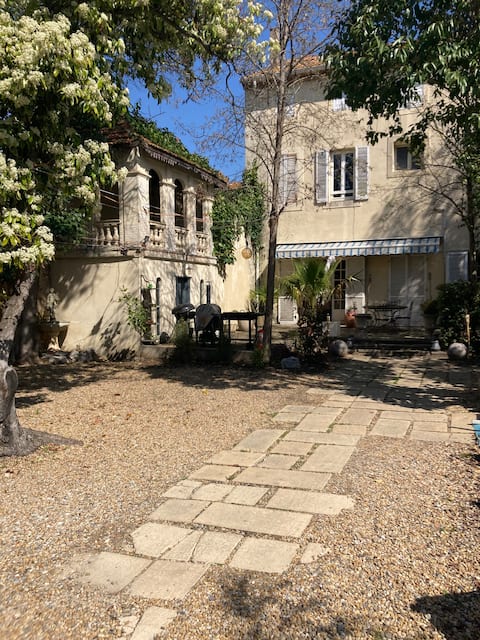 Beautiful mansion 10 minutes from the beaches