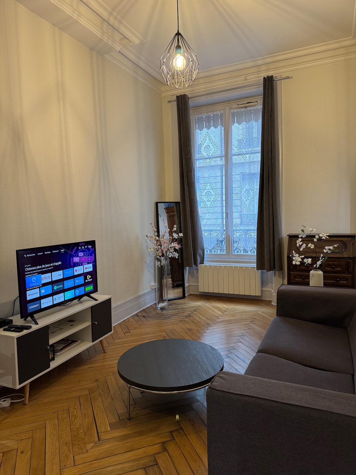 Propriété Airbnb réussie: Charming Haussmannian apartment in the heart of Lyon à Métropole De Lyon