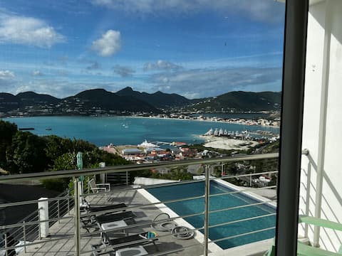 Harbour View Modern 2 Bed Condo!