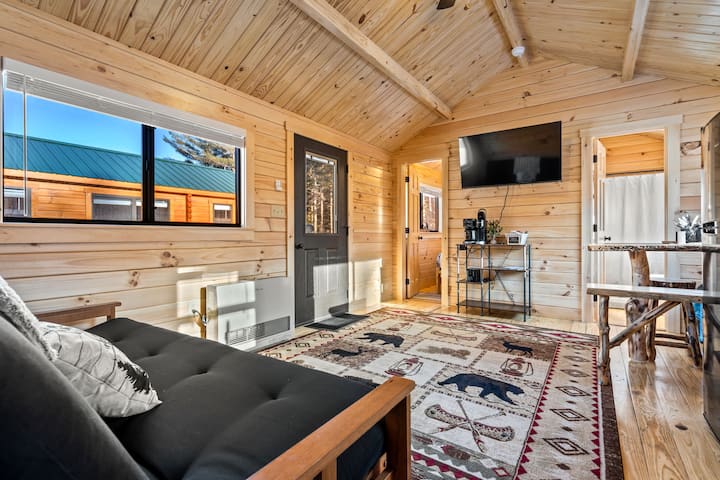 Cozy Ski Cabin #1, 2 Bedroom, Hot Tub - Bethel, ME