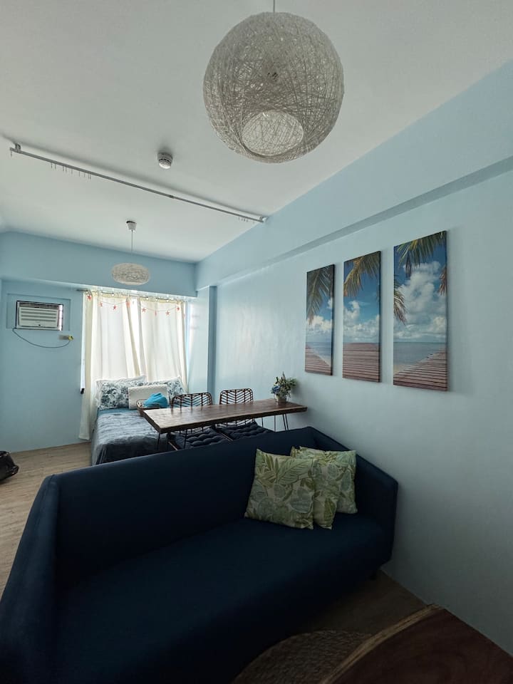 Bright Minimalist Studio| Pool Access | Near Naia - Muntinlupa