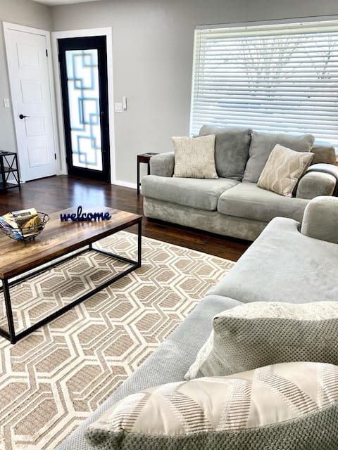 Near Crossbar!-Firepit- Fast Wifi-Sleeps 10