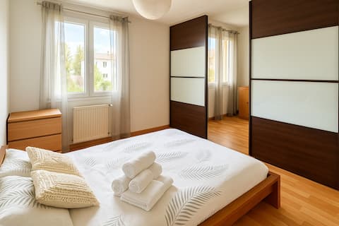 La parenthèse verte: garden with trees, 4 bedrooms,
2 bathrooms, 2 toilets