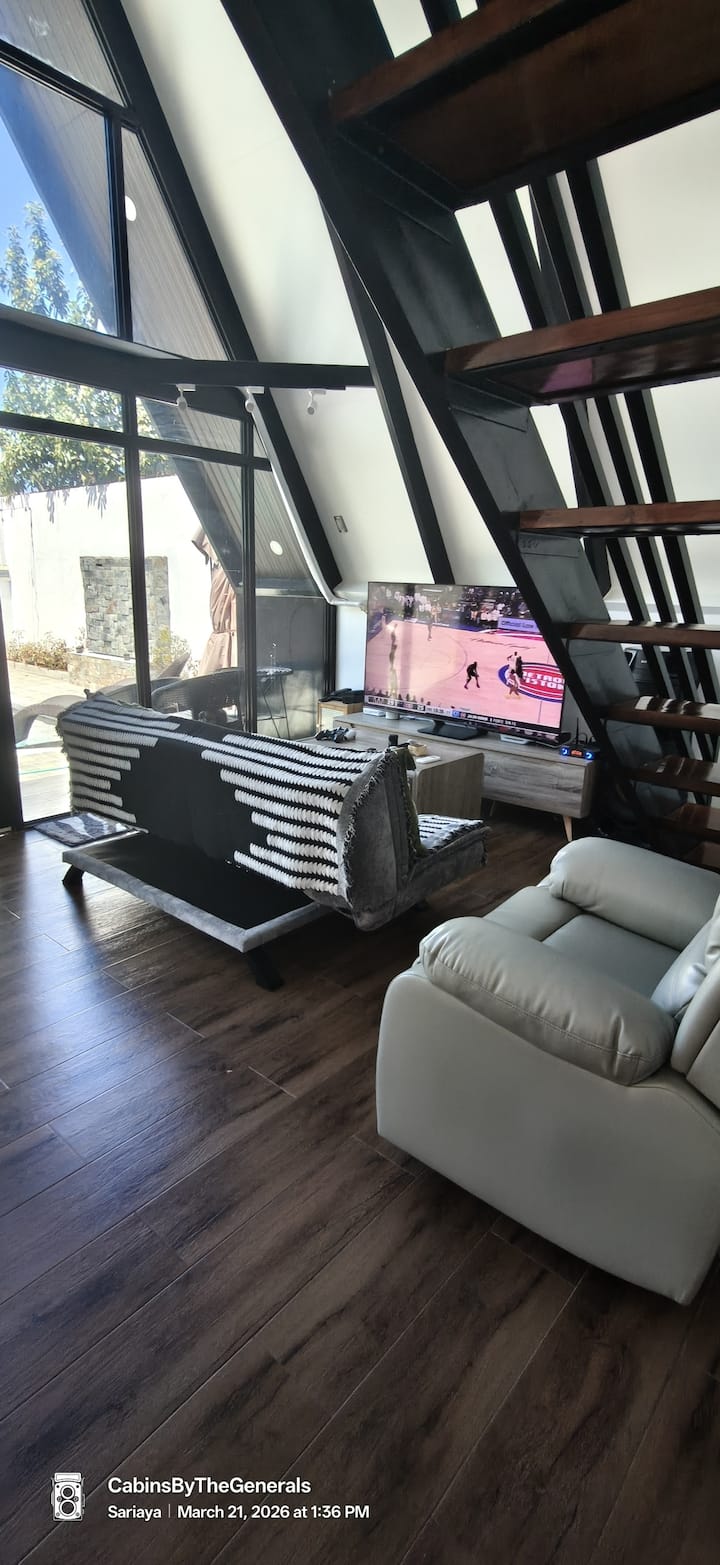 Modern A-frame: Private Jacuzzi, Pool, Ps5 &65" Tv - Sariaya