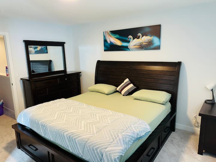 Schlafzimmer 1