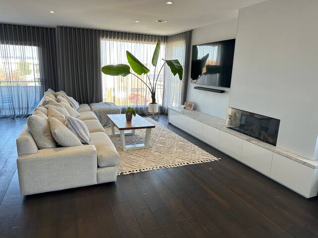 Surfcoast escape with pool gallery image 2