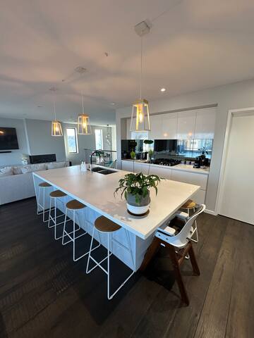 Surfcoast escape with pool gallery image 4