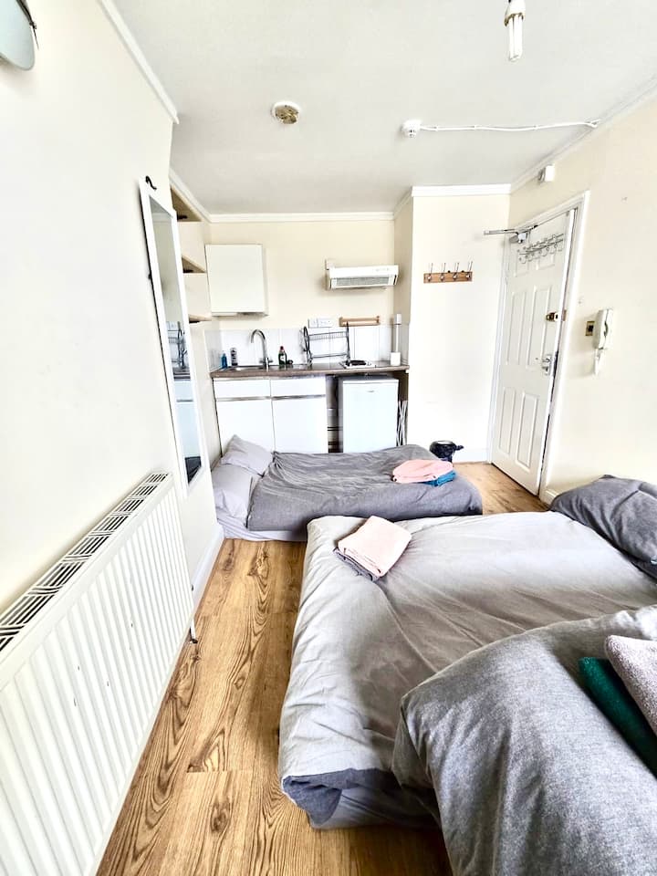 Condo · Wielki Londyn · ★Nowość · 1 sypialnia · 1 łóżko · 3 współdzielone łazienki