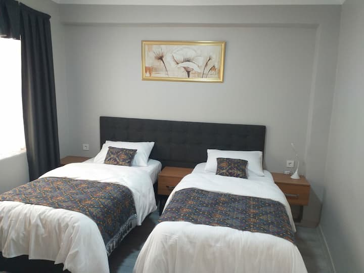 2 Rooms For 4 People  In Old City Area - Fatih