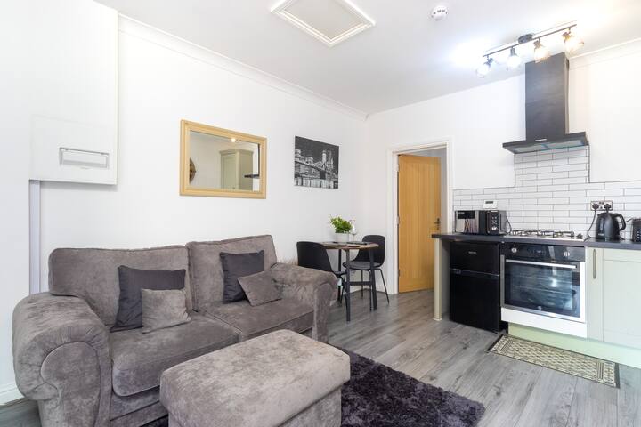 Flat 1l, Willowbrook W/ Private Parking & Wifi - Nuneaton