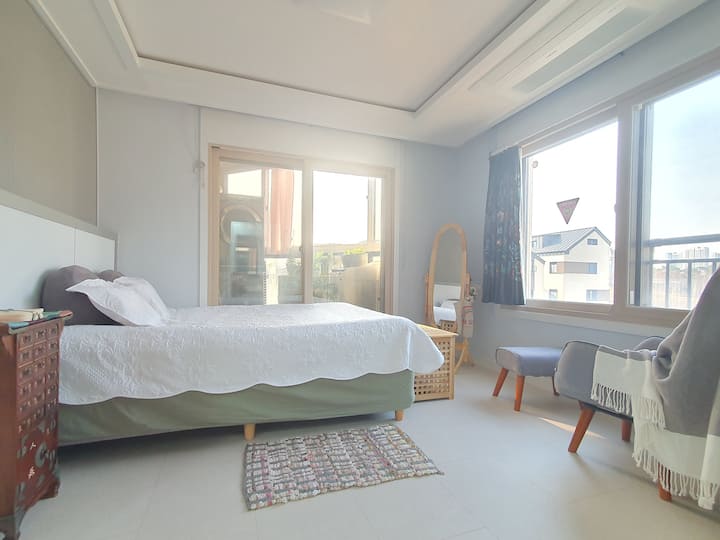 Family Loft/Park view/Kids place/Rooftop BBQ
