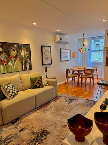 Ipanema Arte Reformado Quadra da Praia com vaga