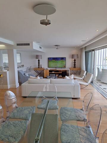 Magnificent luxury beach apt