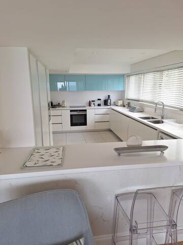 Magnificent luxury beach apt gallery image 5