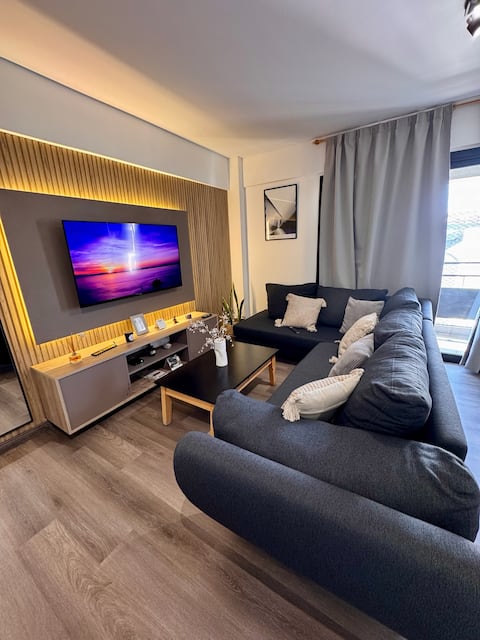Top performing Airbnb: Beautiful and modern downtown apartment in Capital