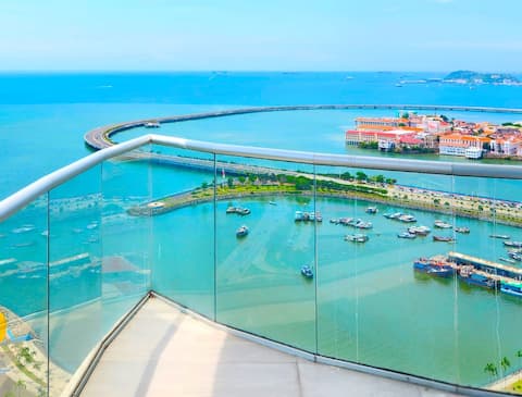 Dream Balcony facing the Pacific