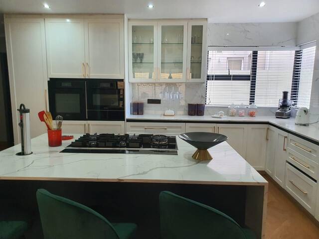 Classy home in cape town gallery image 5