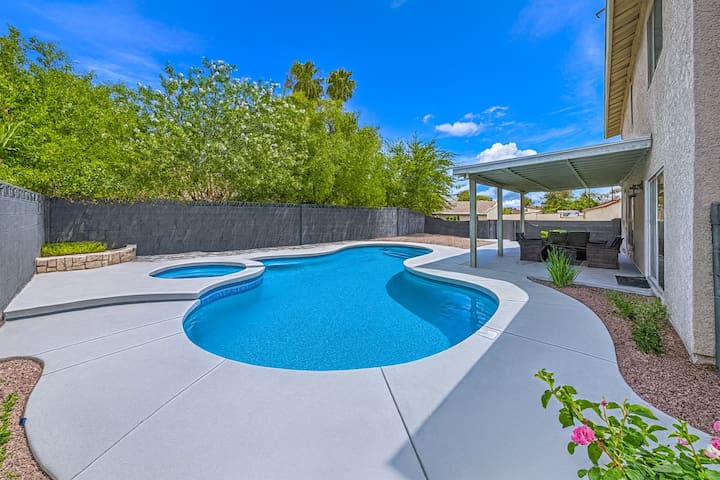 逃避 Tokyo Escape – Pool, Close to Chinatown + Strip