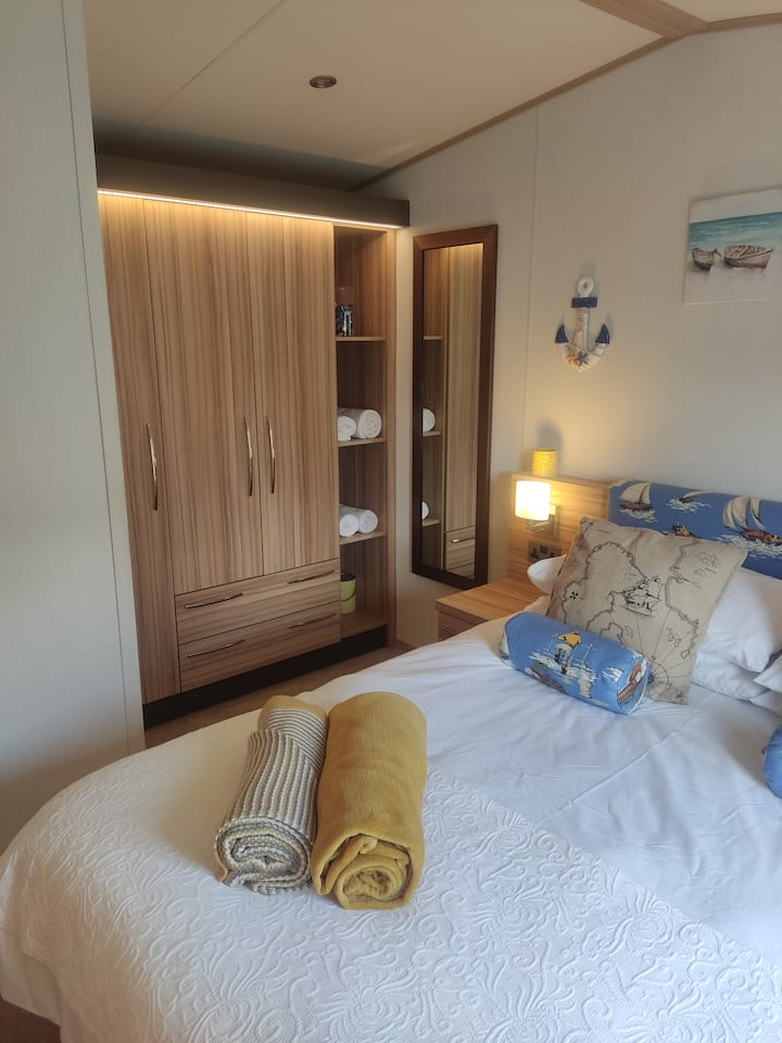 Მთავარი საძინებელი და საკმარისი სათავსოებით 