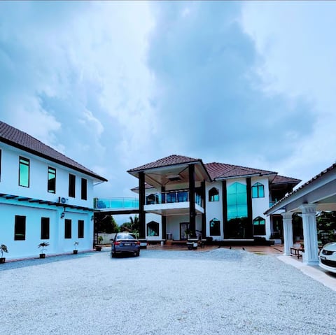 Rafa Homestay (Upper Floor)