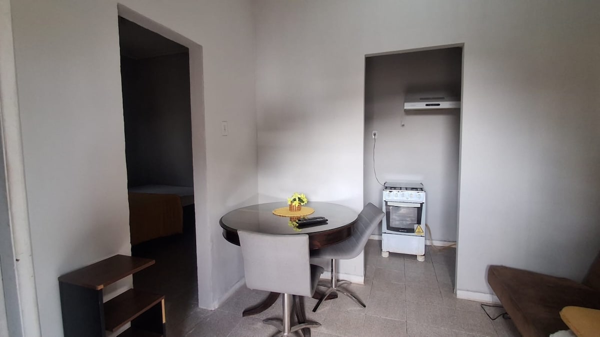 Airbnb em destaque: Casa Amarela – Downtown Caxias em Duque De Caxias