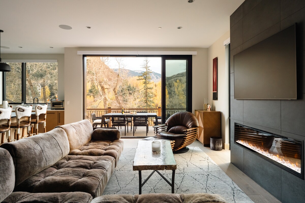 Successful Airbnb property: Lux Ski-In/Out; Westin Amenities in Avon