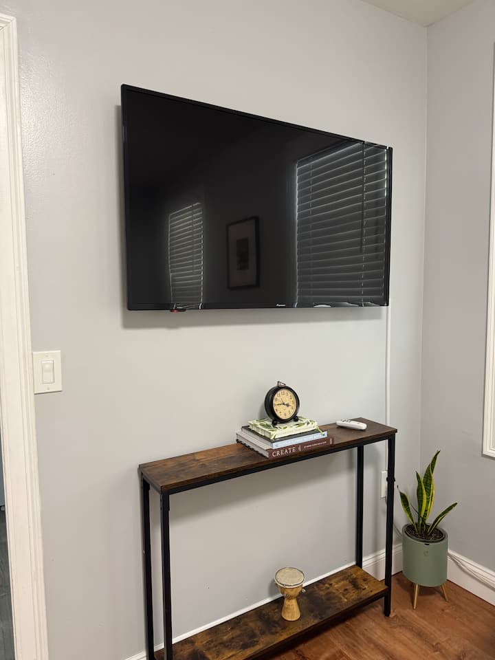 Modern, Cozy & Clean 2-br (5-beds) Apt Near Jfk - New York John F. Kennedy Airport (JFK)
