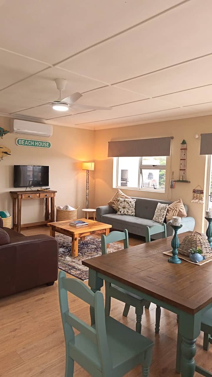 Beach Bliss Jeffreys Bay – 150m From The Ocean - Jeffreys Bay