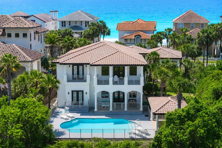 Sandcastle Dreams: Luxe Villa W/ Pool - Destin