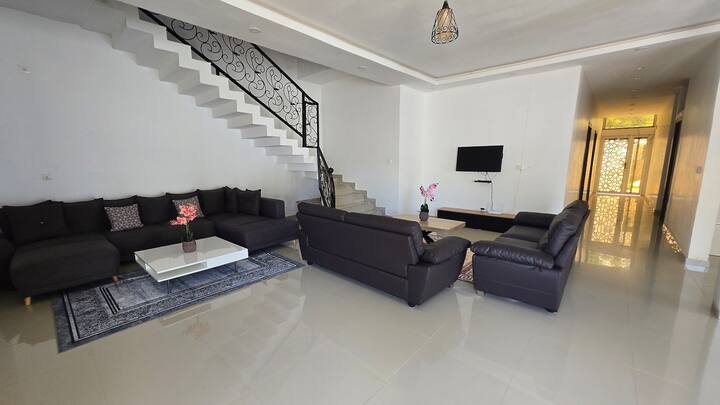 Villa Avec Piscine, Proche Mer - Senegal