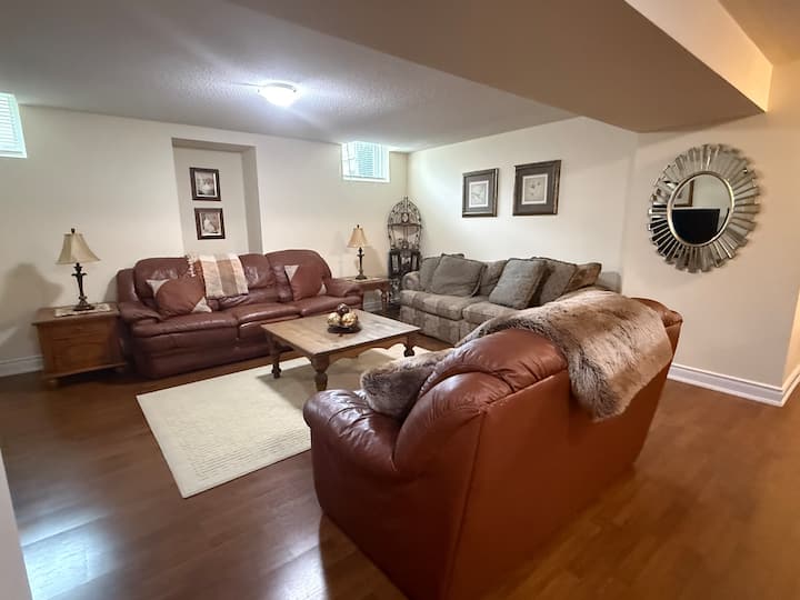 Extra Spacious & Very Clean Basement Apartment - Vaughan