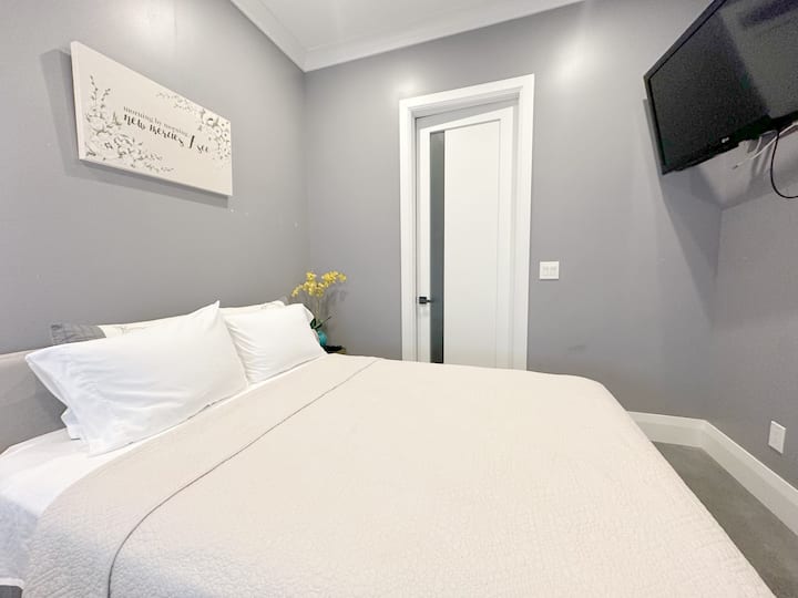 Wonderful Room Near Disney - Huntington Beach, CA