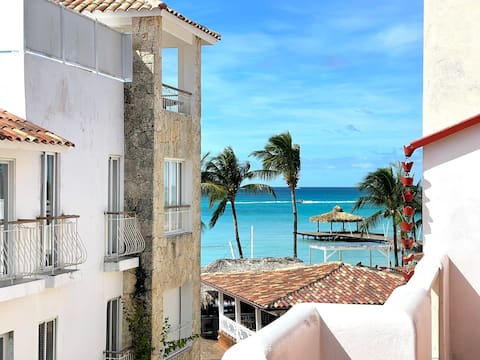 Fabulous Apartament With Mezannine Steps to Sea