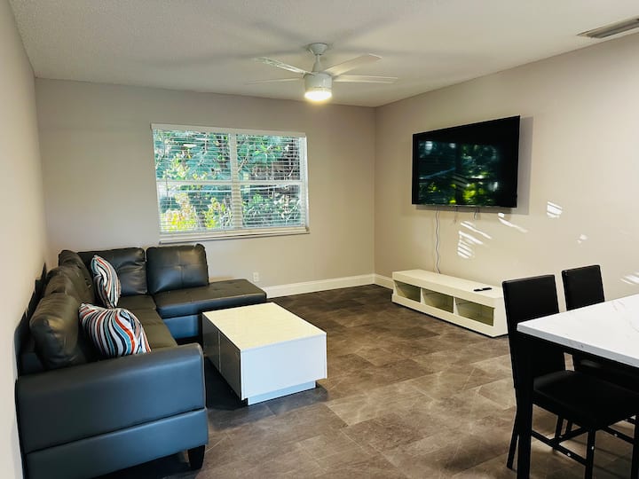 Remodeled, Spacious 2bd 2bth Close To Ave, Parking - Delray Beach, FL