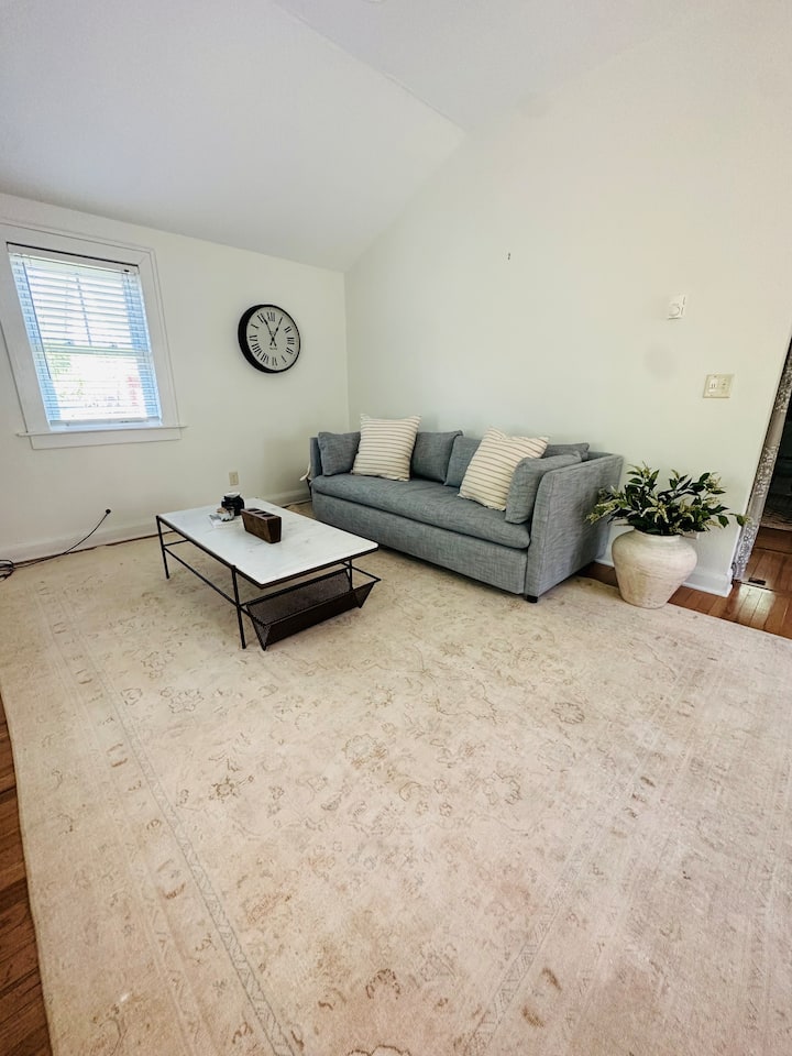 Cute Guesthouse In Oconomowoc - Oconomowoc, WI