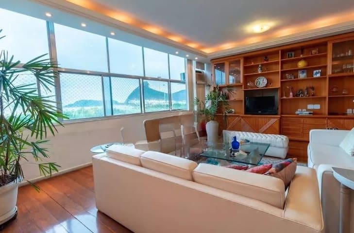 Ap 3 suítes na Praia do Flamengo 170m2