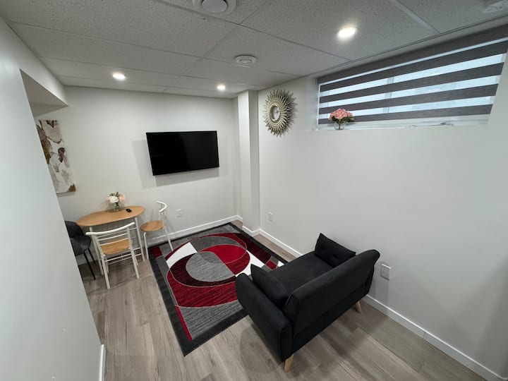 Cozy One Bedroom Suite - Winnipeg